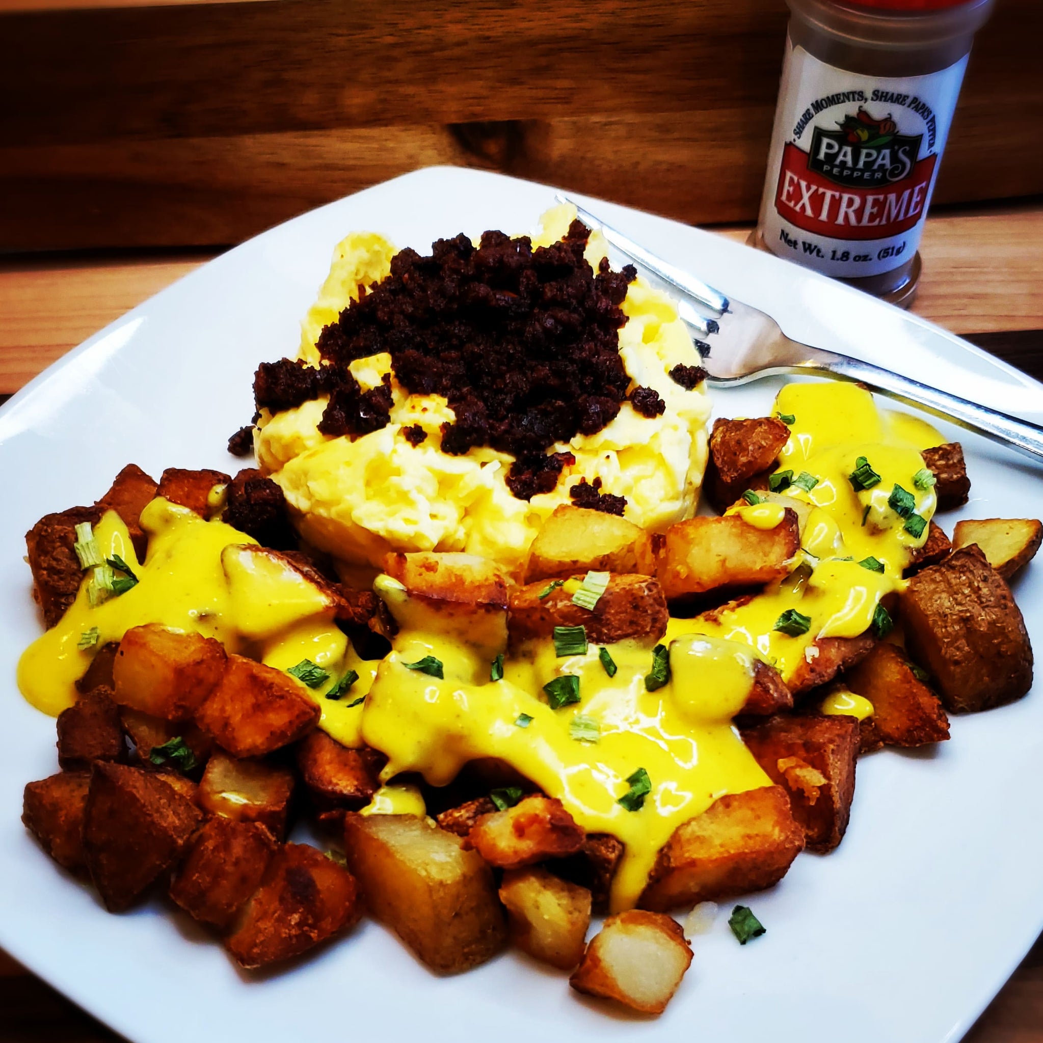 PAPA'S PEPPER FRIED POTATOES WITH SPICY HOLLANDAISE SAUCE